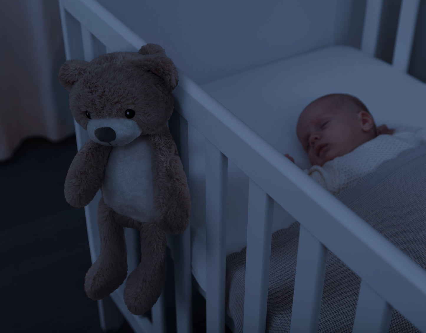 Sleeptrainer with Nightlight and Sound Machine - Brody the Bear