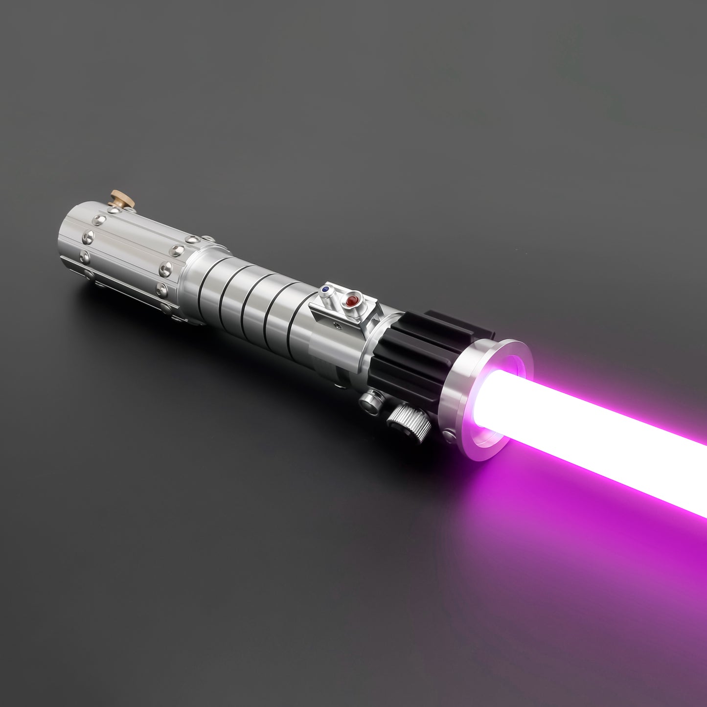 SaberVold SV-Aevora Lightsaber