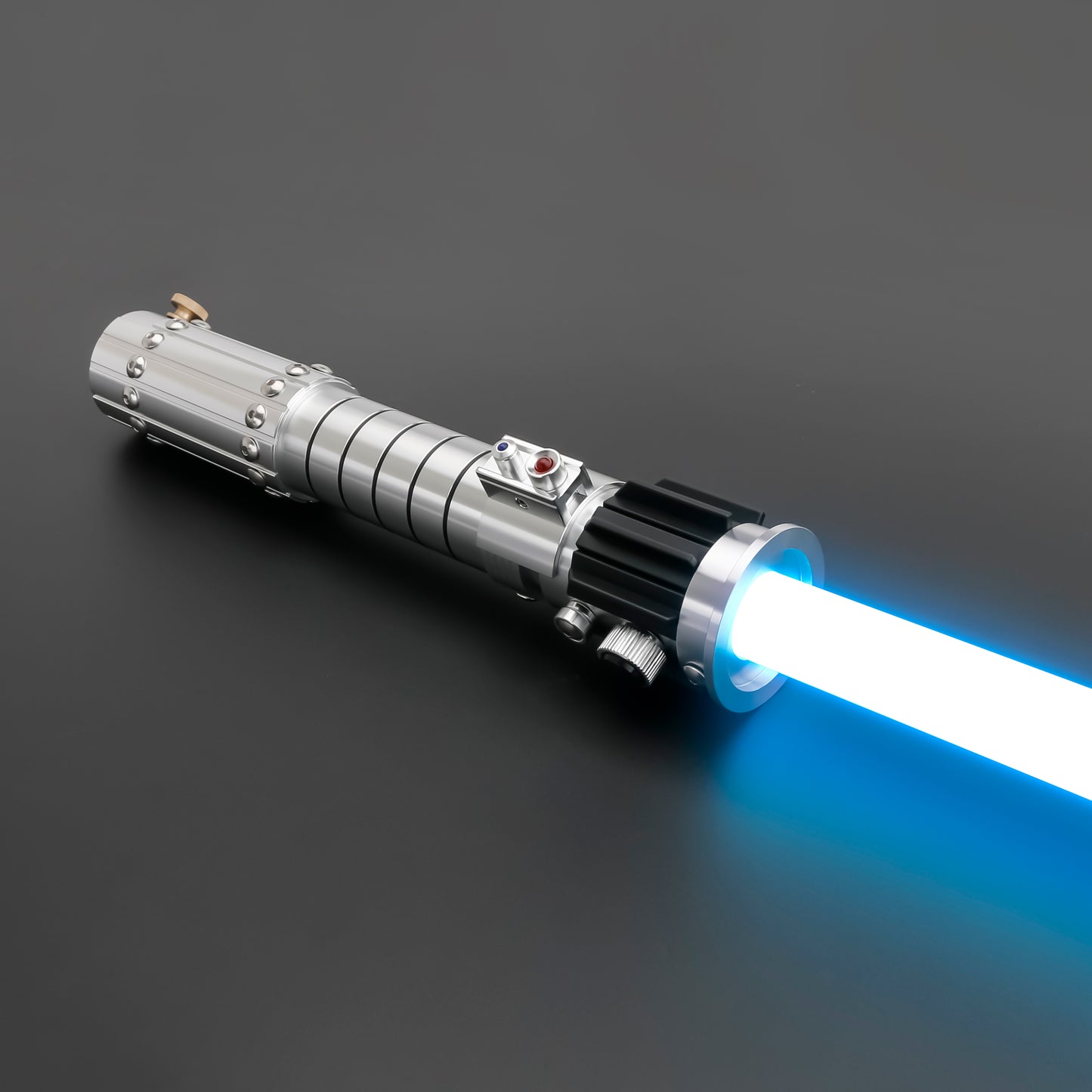 SaberVold SV-Aevora Lightsaber