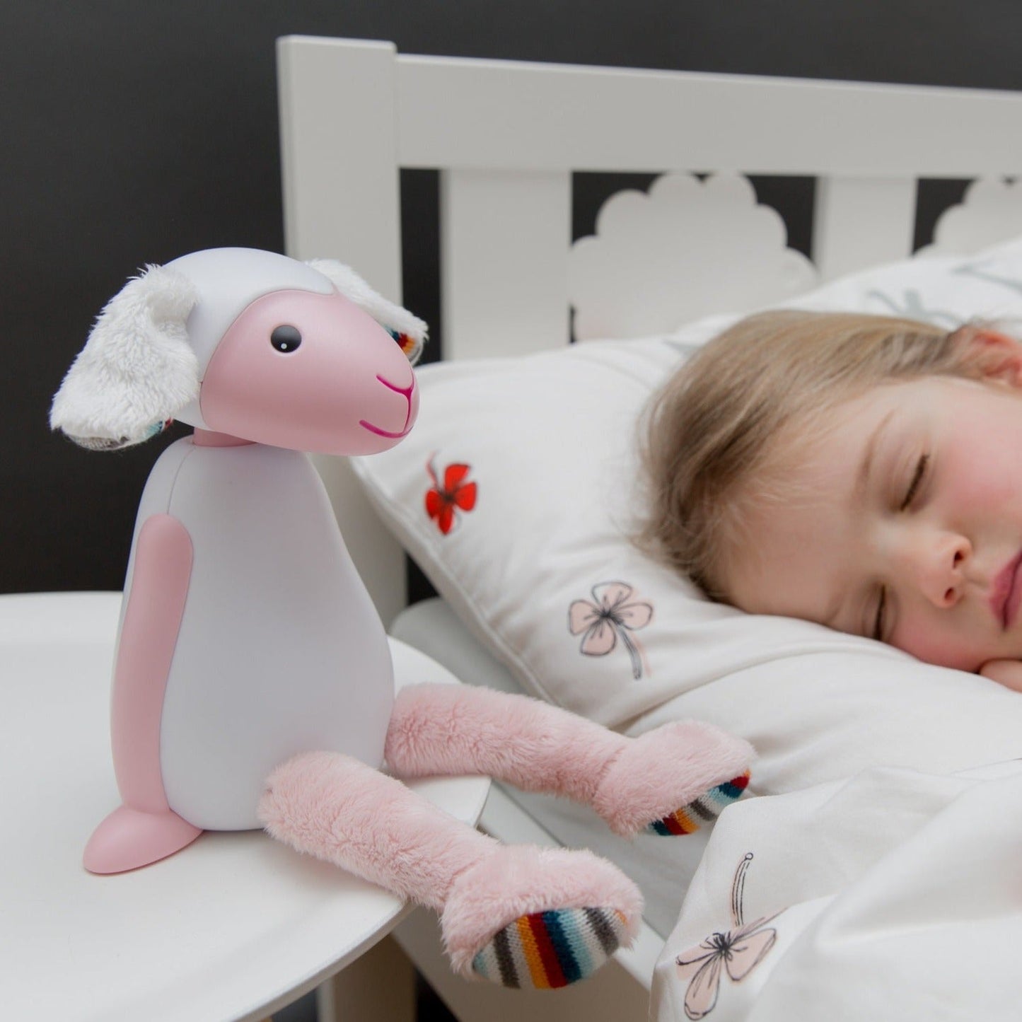 Nightlight with Auto Shut-Off - Fin the Sheep